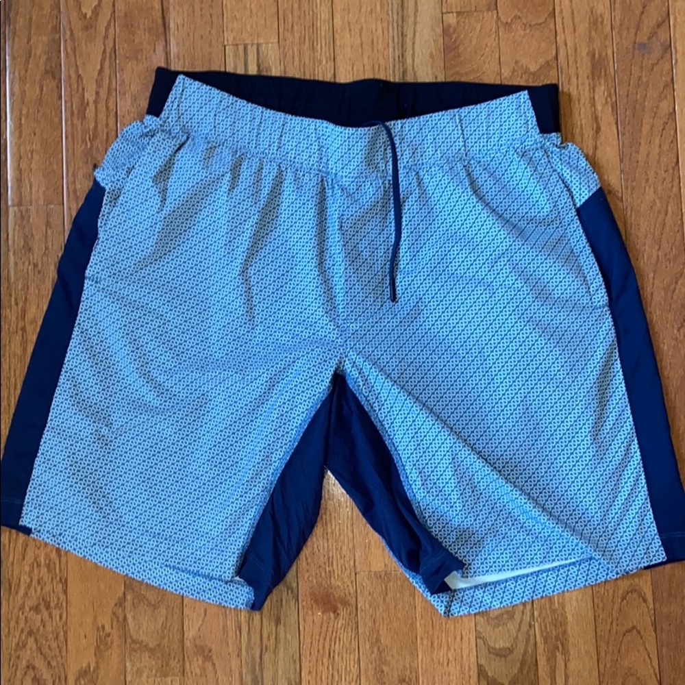 Lululemon T.H.E. men’s short 9”